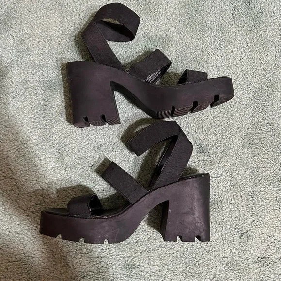 Steve Madden Platform Heels - Picture 3 of 5